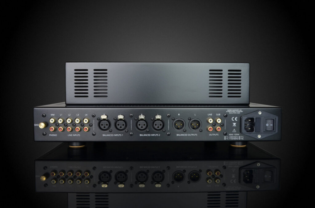 Audio Hungary - C200 Preamplifier rear Audio Hungary - C200 Preamplifier rear