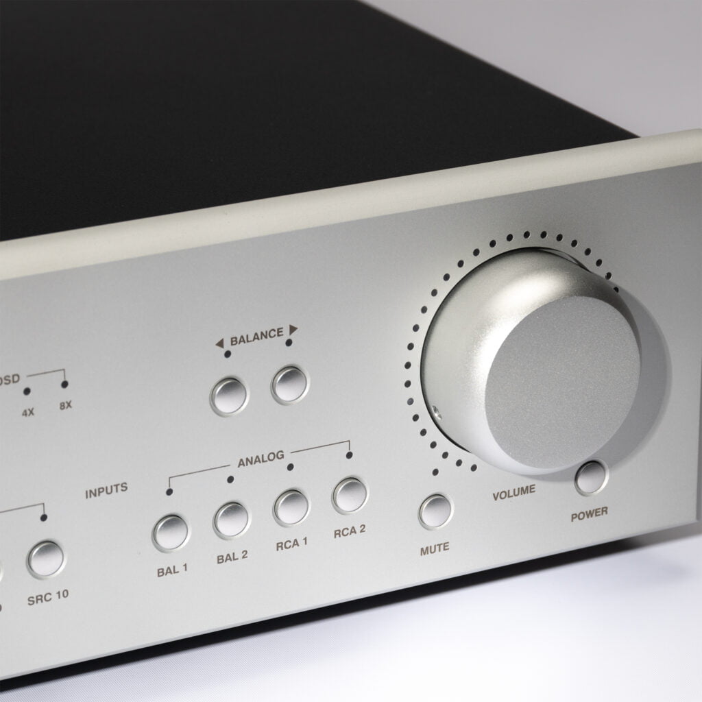 Bryston - BR-20 Preamplifier Bryston - BR-20 Preamplifier